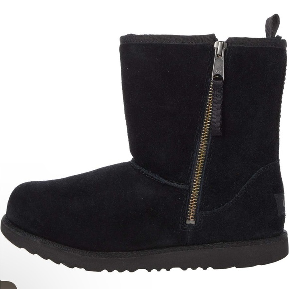 UGG Kids 4 Classic Short Dual Zip Black Uggs - Picture 2 of 7